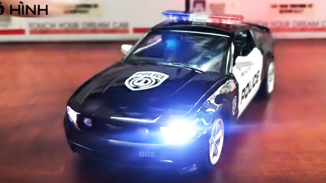 Xe cảnh sát Mỹ Ford Mustang GT