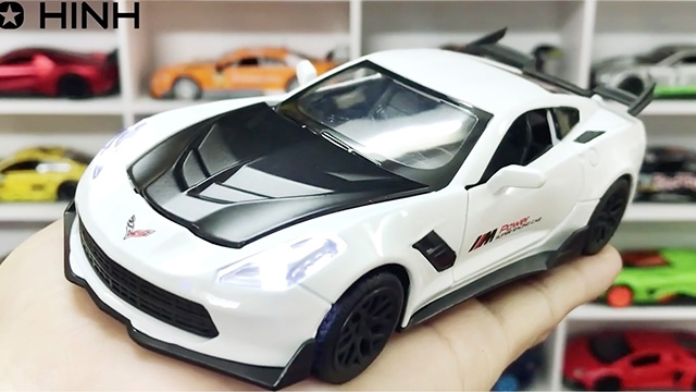 Xe thể thao Mỹ Chevrolet Corvette Trắng