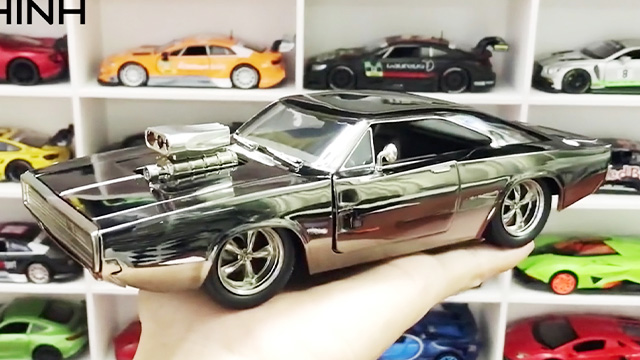 Chiêm ngưỡng Dodge Charge RT Crom bóng loáng tuyệt đẹp